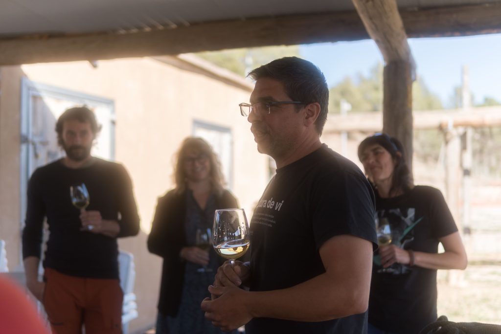 grup de persones reunides a la cometa